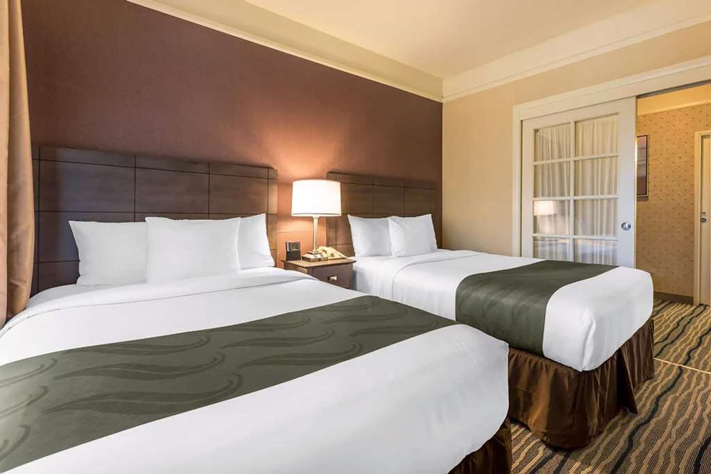 Ramada Suites by Wyndham San Diego - photo 6