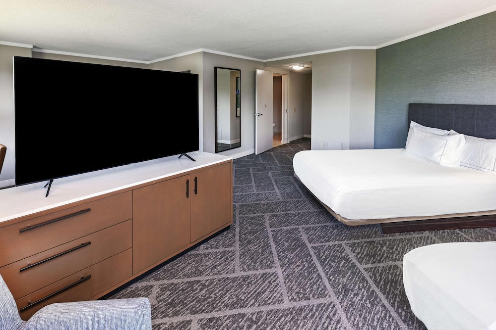 DoubleTree by Hilton Tulsa Warren Place - photo 11