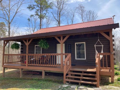 The Willow Secluded and Cozy country cabin — 4-Star Luxury Hotel in Ravenna, United States