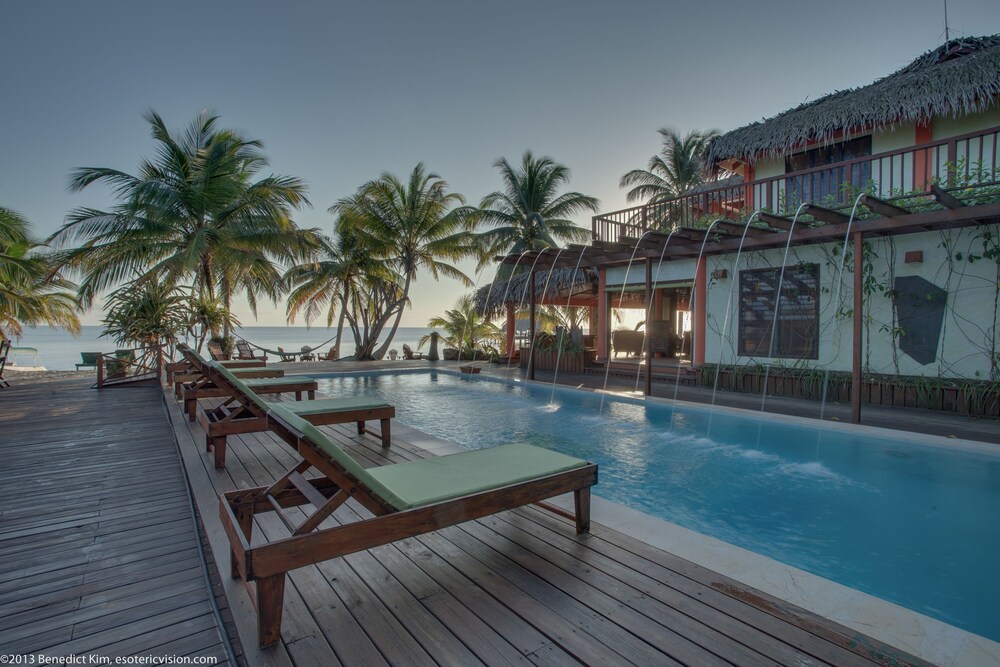 Robert’s Grove Beach Resort in Placencia, Belize