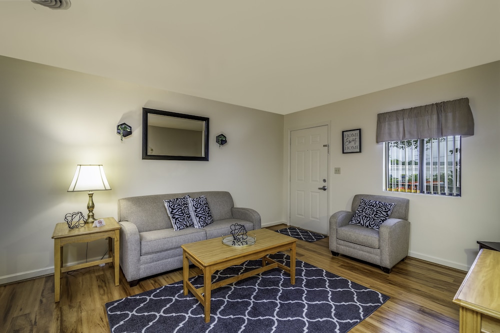 Affordable Corporate Suites of Overland Drive - photo 41
