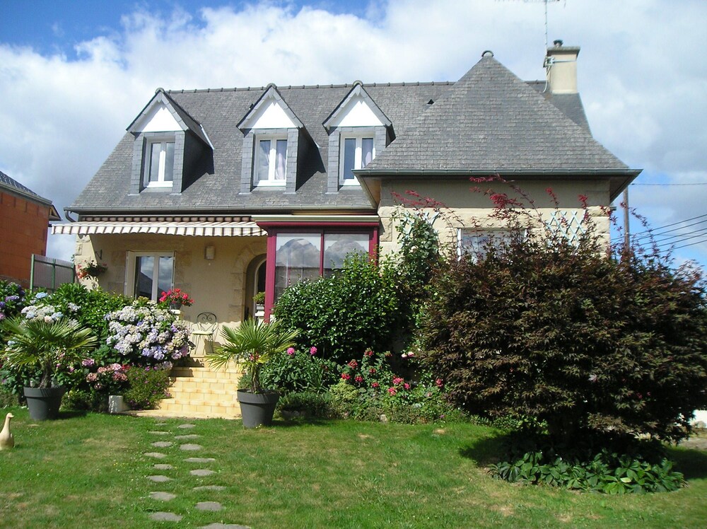 Les Hortensias — hotel in Saint-Pierre-De-Plesguen
