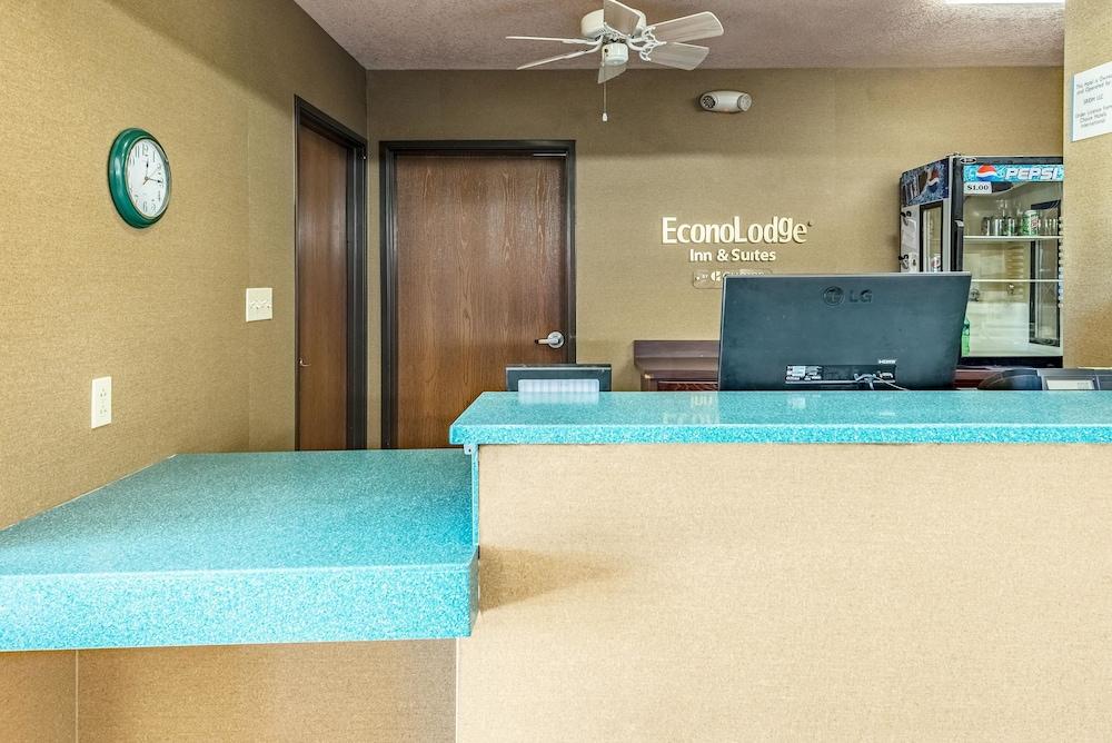 Urbana Inn and Suites By Magnuson Worldwide - photo 4