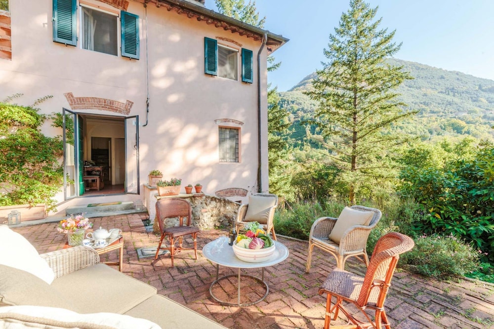 Villa Birdsong in Camaiore — 4-Star Luxury Hotel in Camaiore, Italy