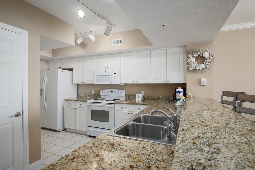 Emerald Beach Resort 1430 Two Bedroom Condo - photo 13