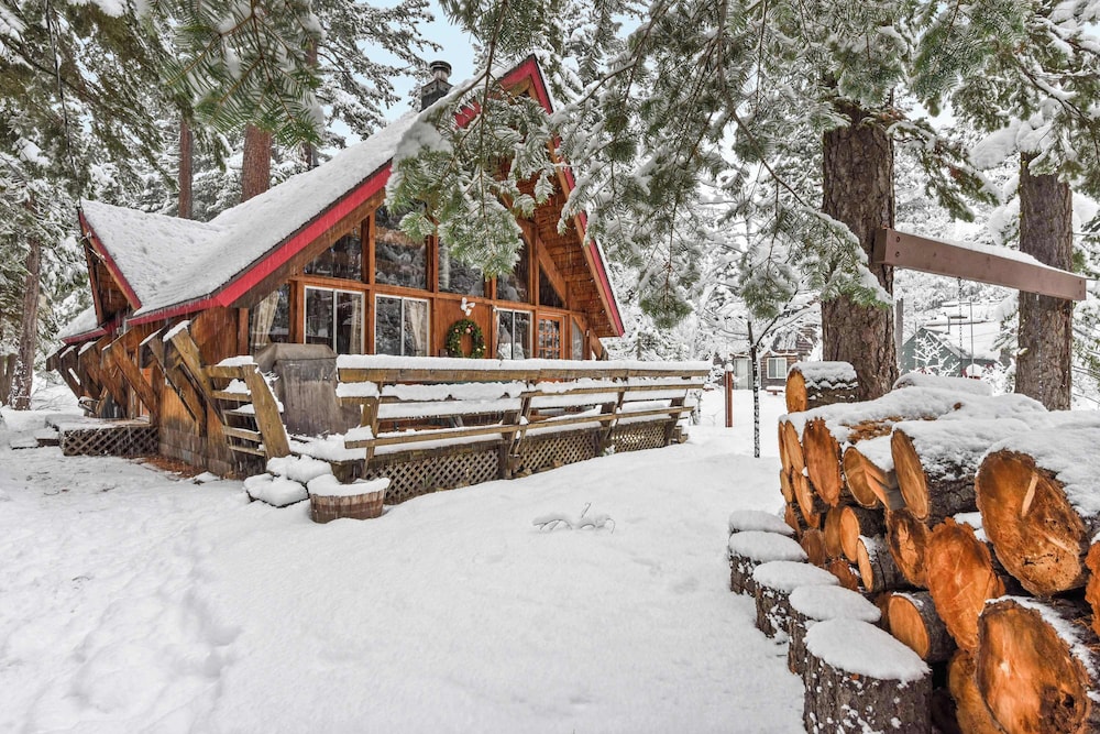 West Shore Haven Near Beach & Outdoor Fun — hotel in Tahoma