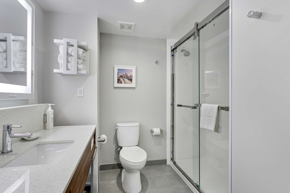 Hampton Inn Houston Pearland - photo 36