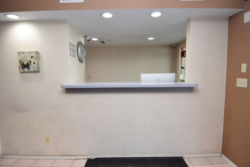 University Manor Inn — Buffalo — photo 2