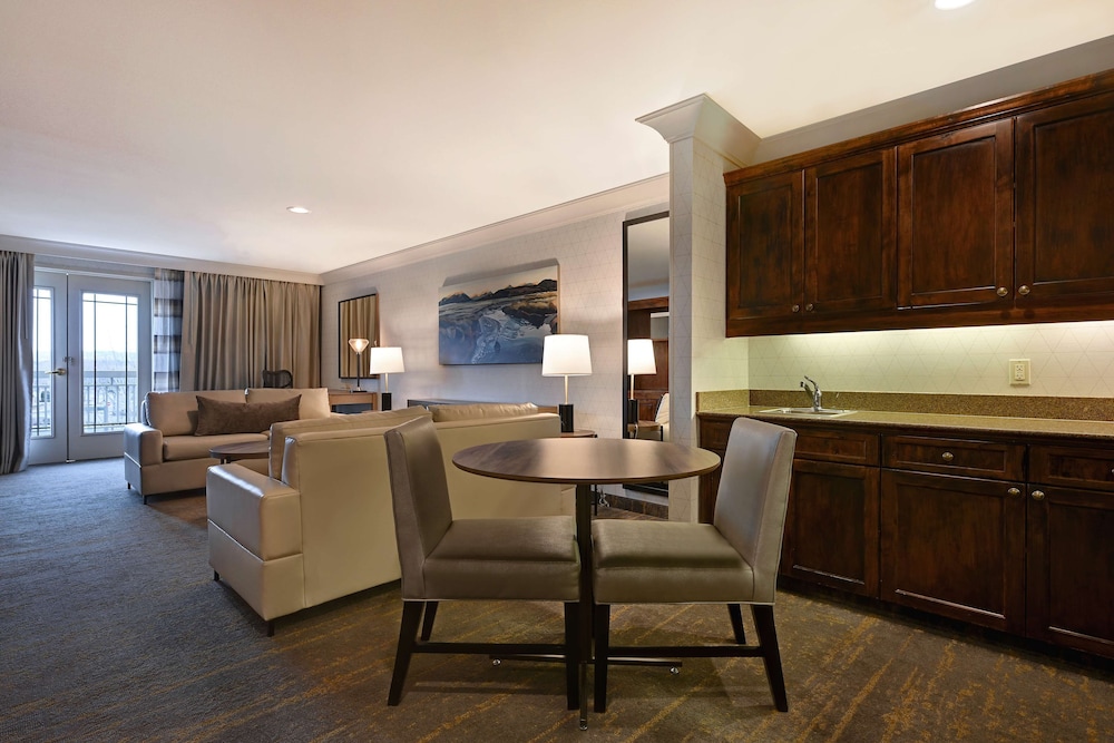 Hilton Garden Inn Boise Eagle - photo 51