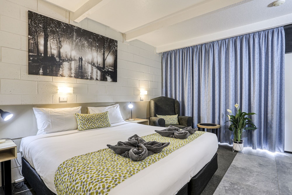 Castle Creek Motor Inn Euroa — 4-Star Luxury Hotel in Euroa, Australia