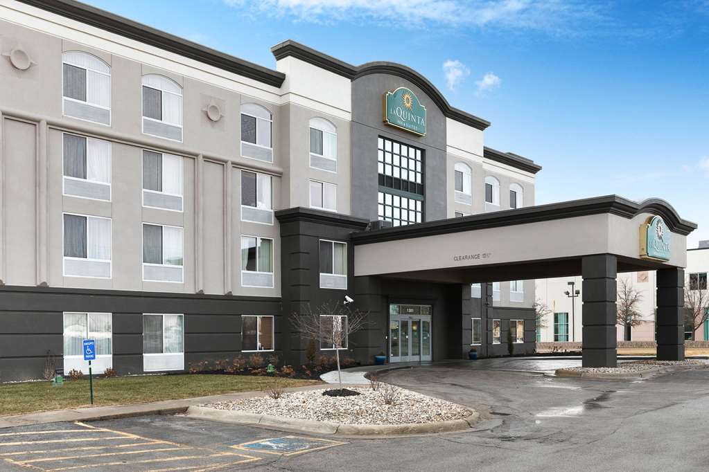 La Quinta Inn & Suites Omaha Airport Downtown - photo 4