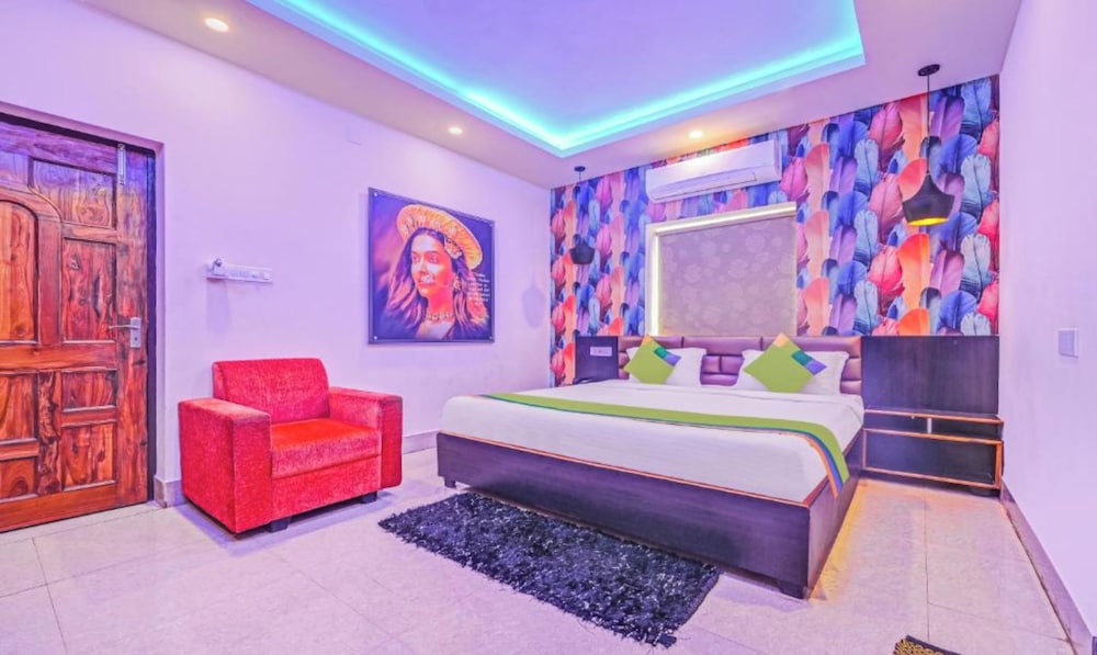 Goroomgo Effective Bollywood Hotels Bhubaneswar