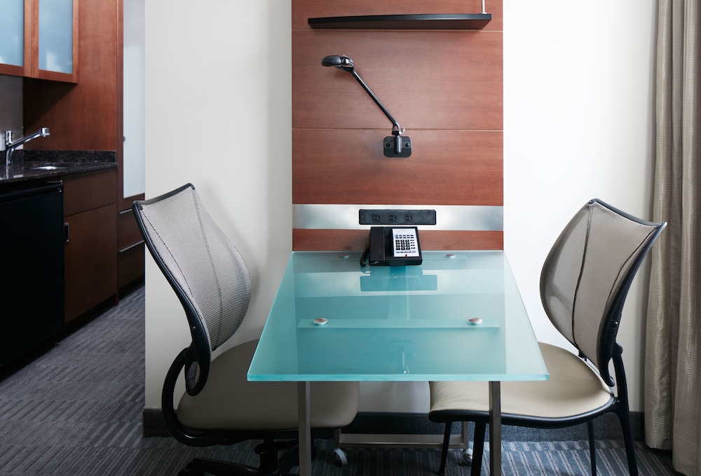 River Hotel - photo 13