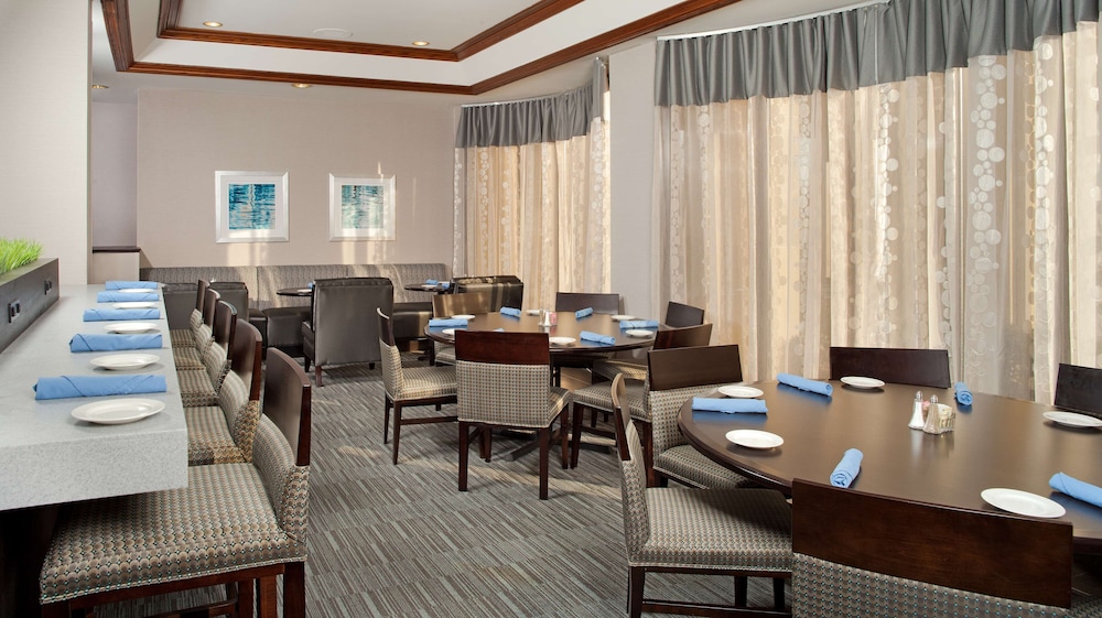 DoubleTree by Hilton Hotel Chicago Wood Dale Elk Grove - photo 25