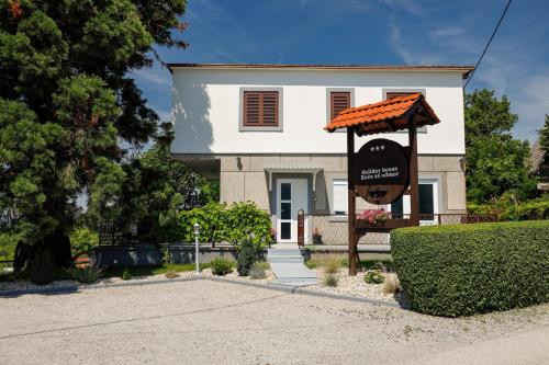 Family friendly house with a parking space Jastrebarsko Prigorje 20705 — 4-Star Luxury Hotel in Jastrebarsko, Croatia