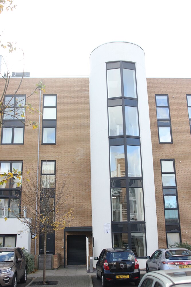 Pinnacle Residences Cambridge Pym Court in Cambridge, United Kingdom