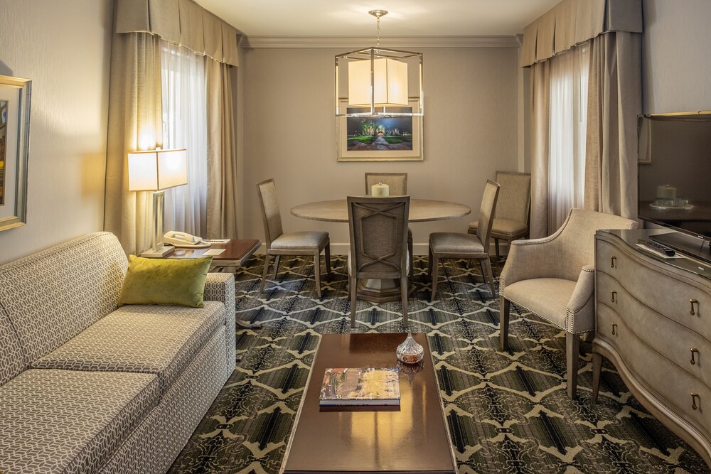Bell Tower Hotel - photo 9