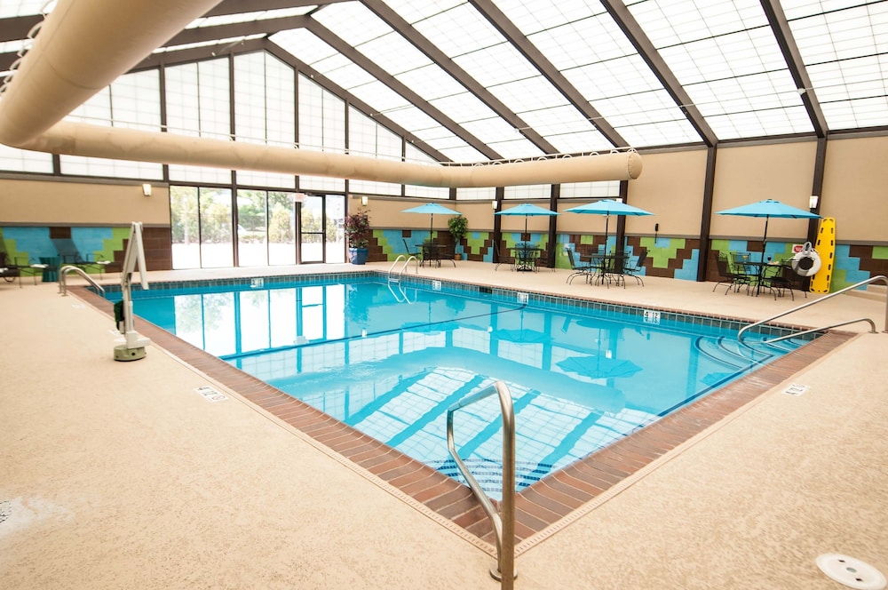 Holiday Inn St. Louis Arpt West Earth City by IHG - photo 33