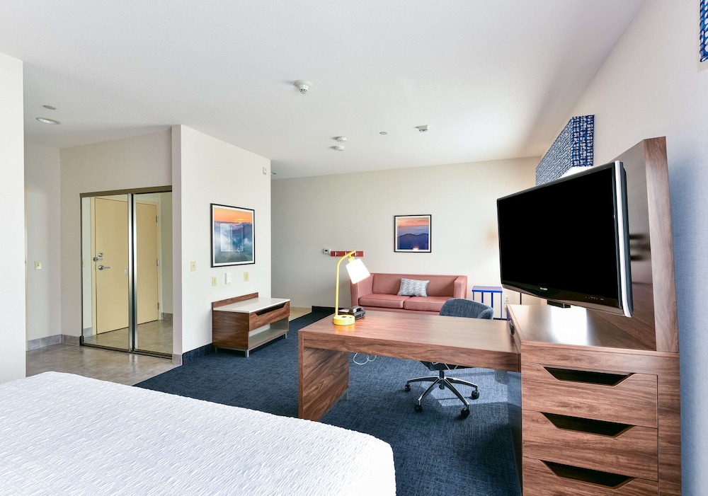Hampton Inn & Suites Pittsburg CA - photo 28