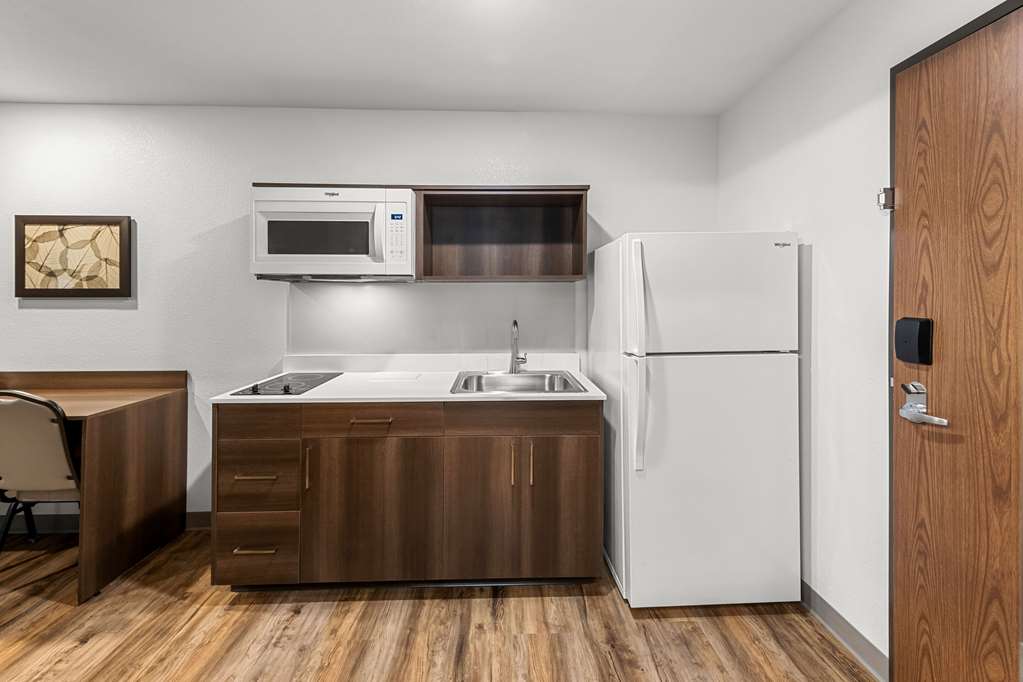 Woodspring Suites Kansas City Airport - photo 15