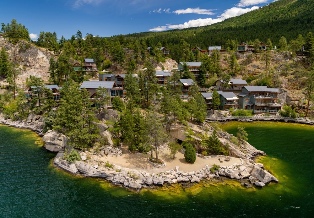 Outback Lakeside Vacation Homes — 4-Star Luxury Hotel in Vernon, Canada
