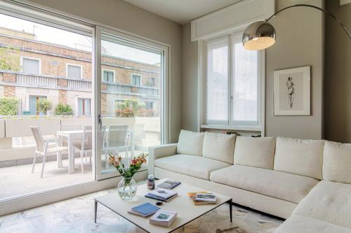Lp Luxury Apartment Downtown Como — 4-Star Luxury Hotel in Como, Italy