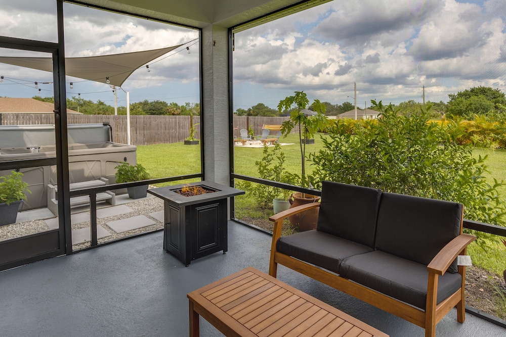Port Saint Lucie Vacation Rental with Hot Tub — 4-Star Luxury Hotel in Port Saint Lucie, United States
