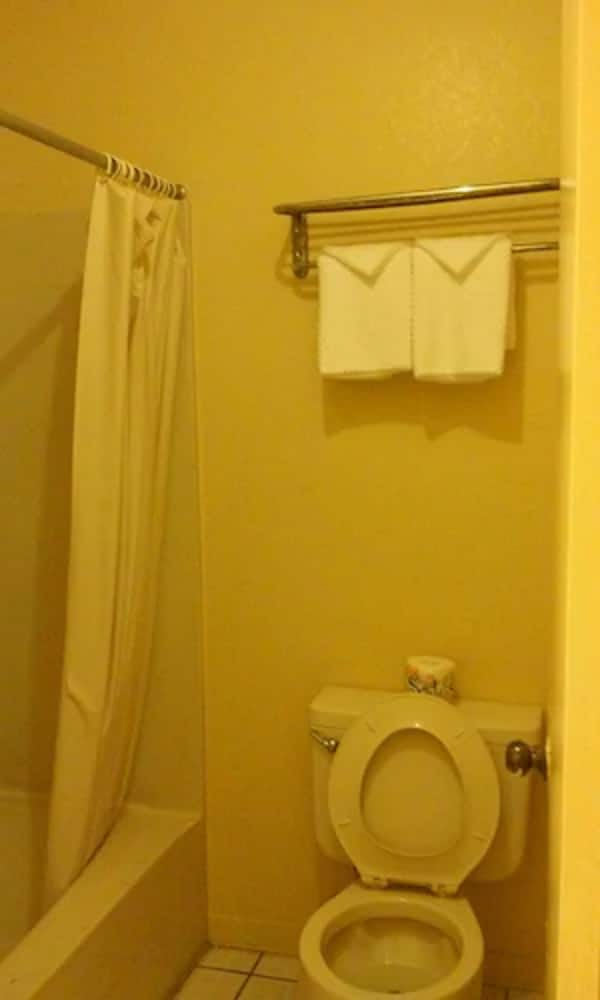 Summer Breeze Motel - photo 23