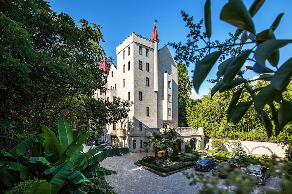 Villa Anna Hotel — 4-Star Luxury Hotel in Sochi, Russia