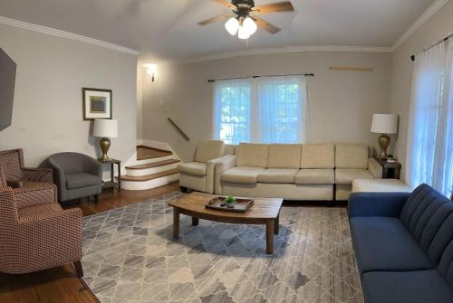 Redmont Revival Walkable Pets UAB in Birmingham, United States