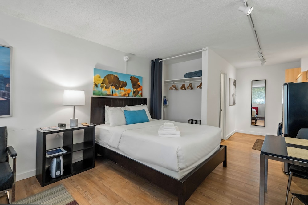 Studios On 25th by BCA Furnished Apts - photo 3