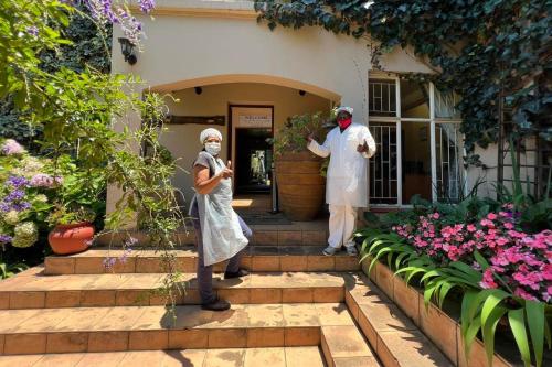 Ipe Tombe Guest Lodge Midrand — 4-Star Luxury Hotel in Midrand, South Africa