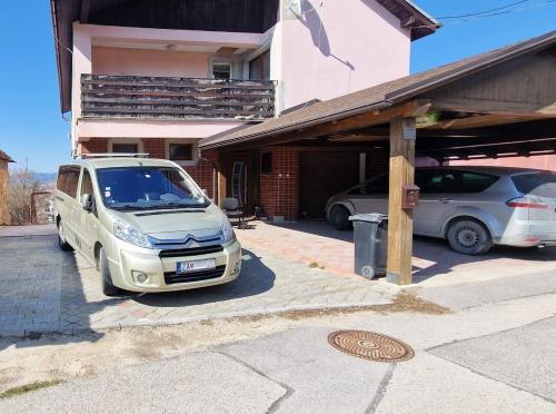 Big House with beautiful city view gym BBQ garden and own parking — 4-Star Luxury Hotel in Zilina, Slovakia