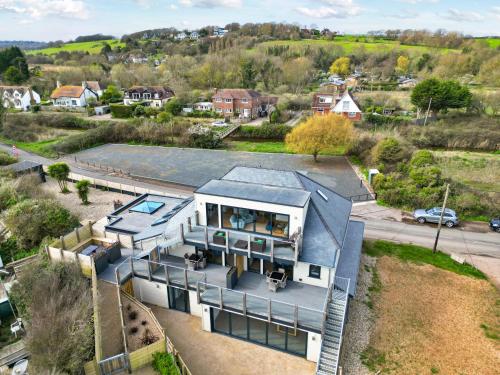 Beach side apartments in Pett Level near Rye in East Sussex — 4-Star Luxury Hotel in Hastings, United Kingdom