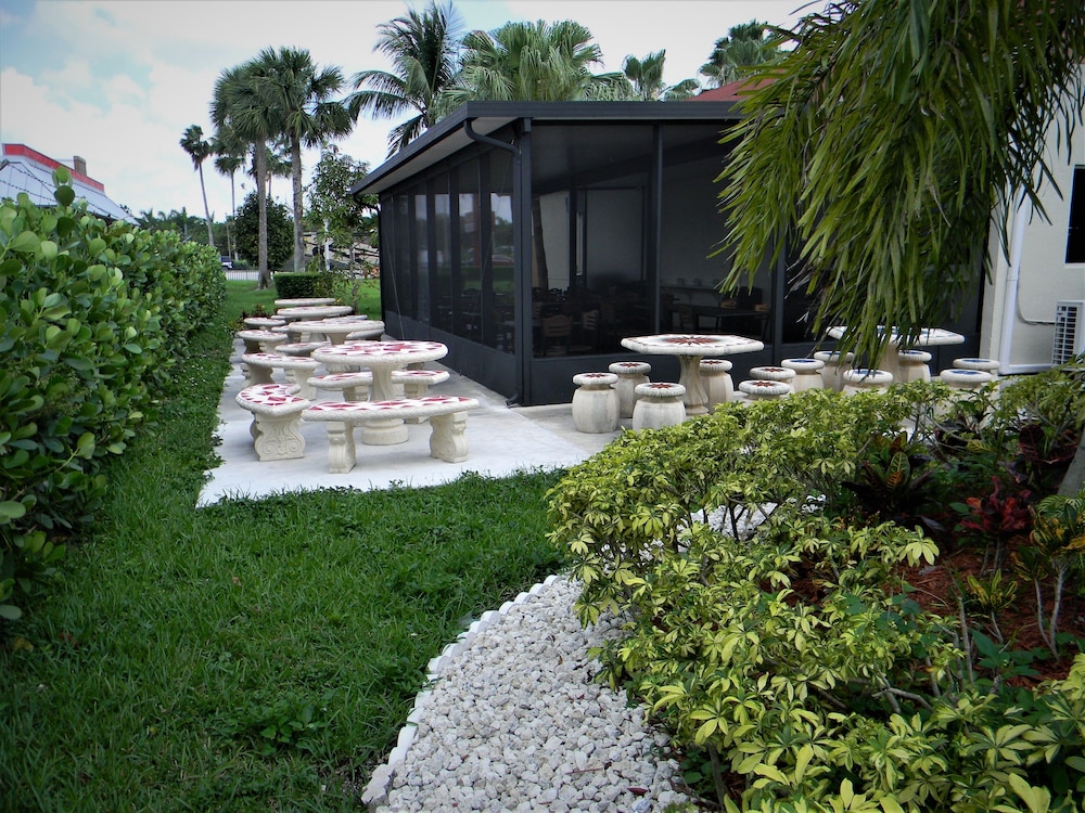 Fairway Inn Florida City Homestead Everglades - photo 55