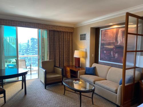 Mgm Signature Strip View Suite Free Valet Parking