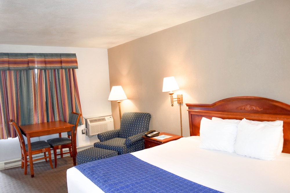 Attleboro Motor Inn - photo 4