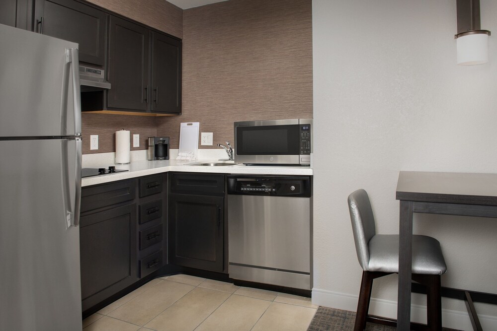 Residence Inn by Marriott Phoenix Airport - photo 18