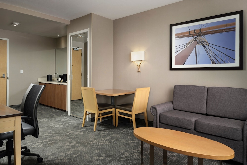 Courtyard by Marriott Erie Bayfront - photo 18