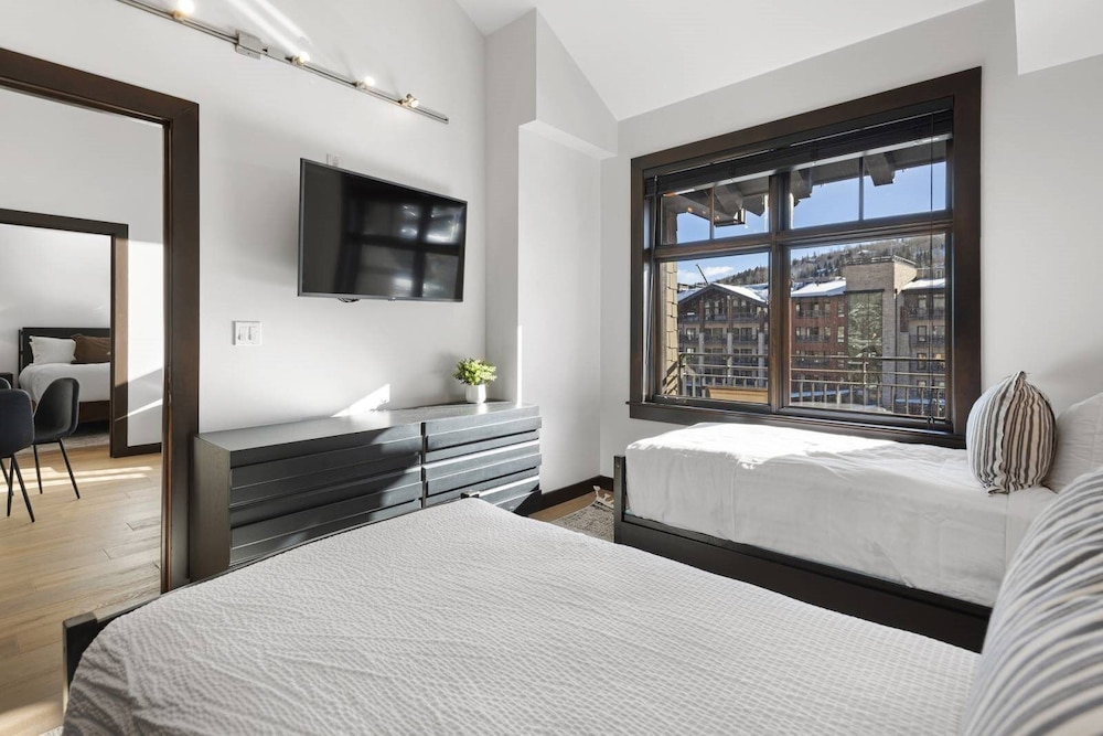 Luxury Ski in Ski out 2 Bedroom Colorado Resort Vacation Rental in the Heart of Snowmass Base Village - photo 40
