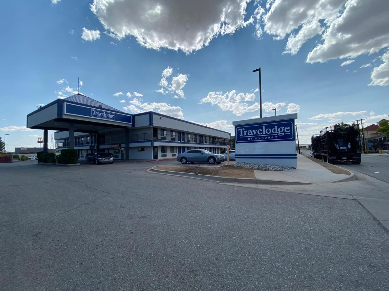 Travelodge by Wyndham Albuquerque West - photo 10
