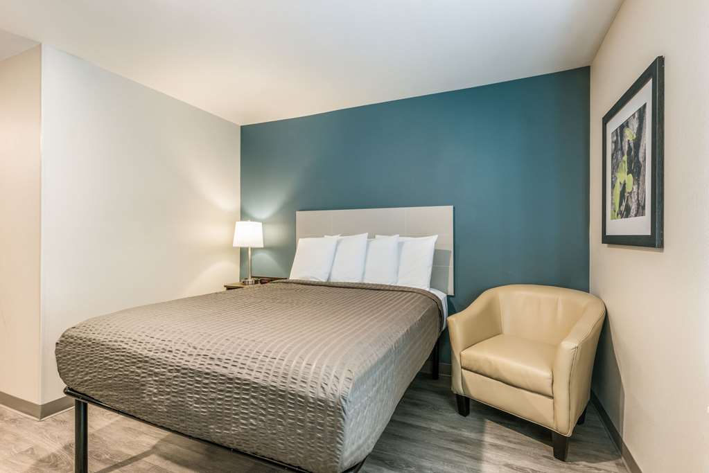 WoodSpring Suites Linden - photo 10