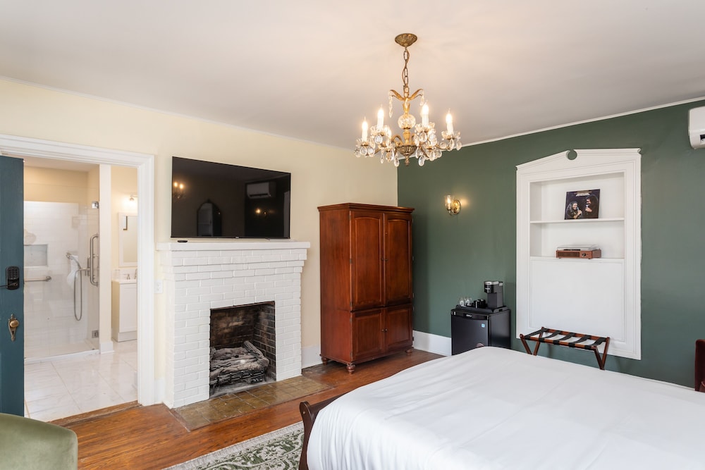 The Legacy Inn - photo 9