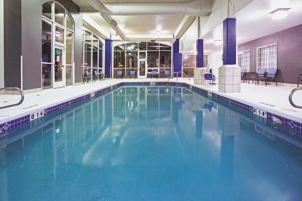 La Quinta Inn & Suites by Wyndham Gallup - photo 13