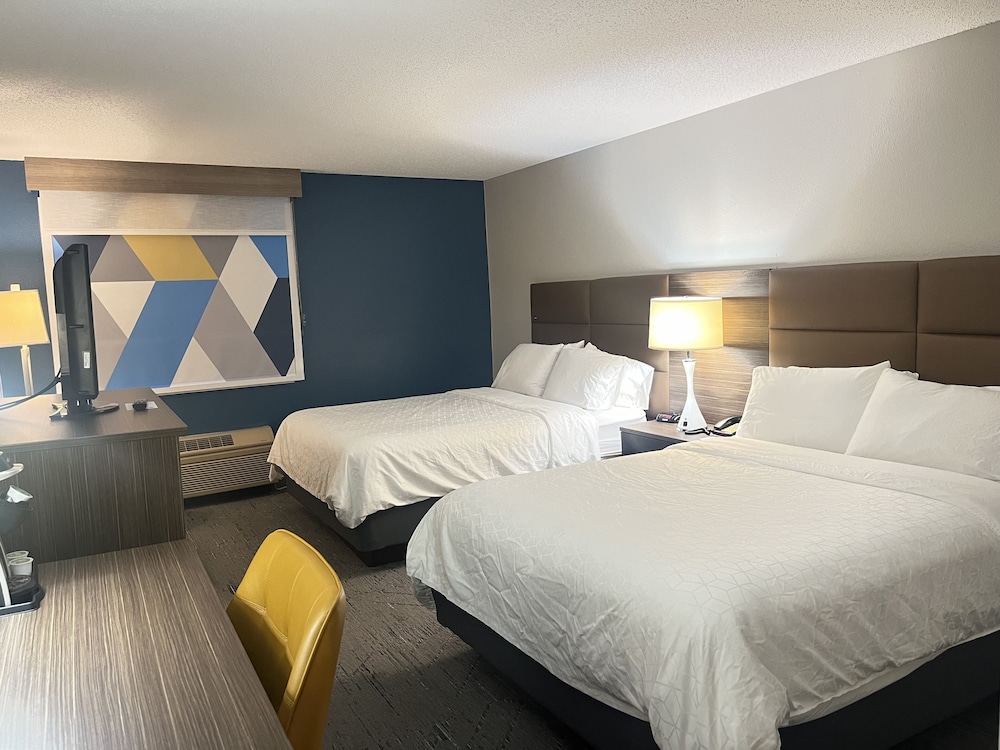 Holiday Inn Express Hotel & Suites St. Paul Woodbury by IHG - photo 17