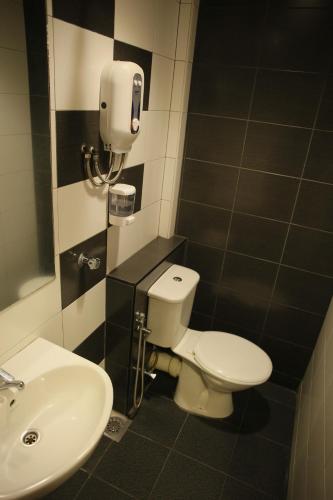 N K Hotel — Muar — photo 4