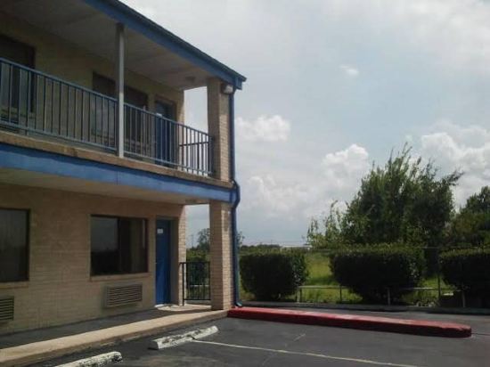 Executive Inn Pasadena - photo 10
