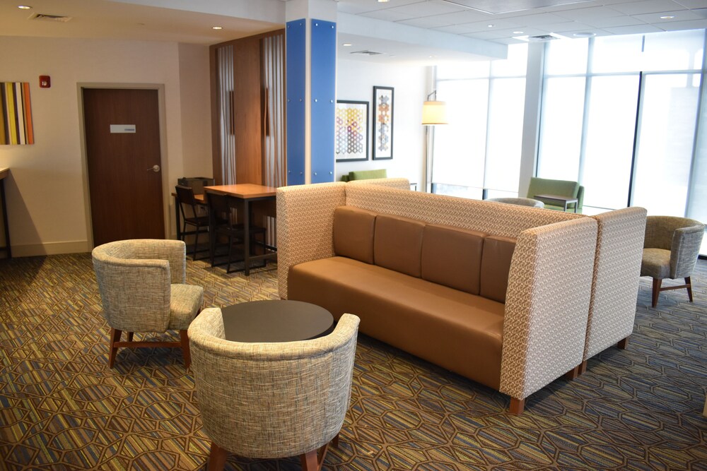 Holiday Inn Express & Suites Boston South Randolph by IHG - photo 52