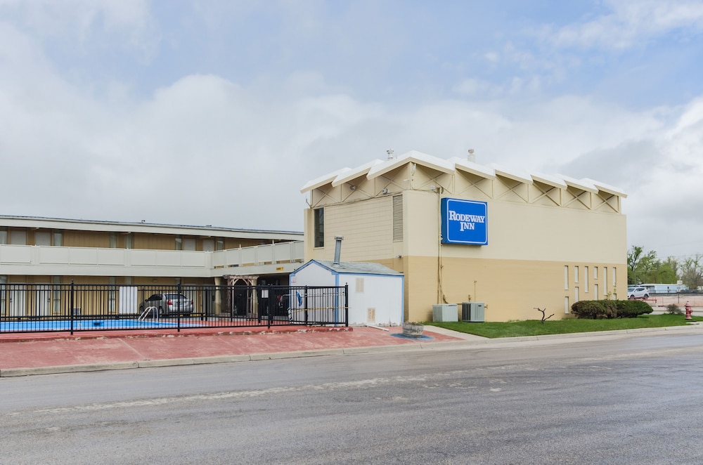 Alamo Inn & Suites - photo 38