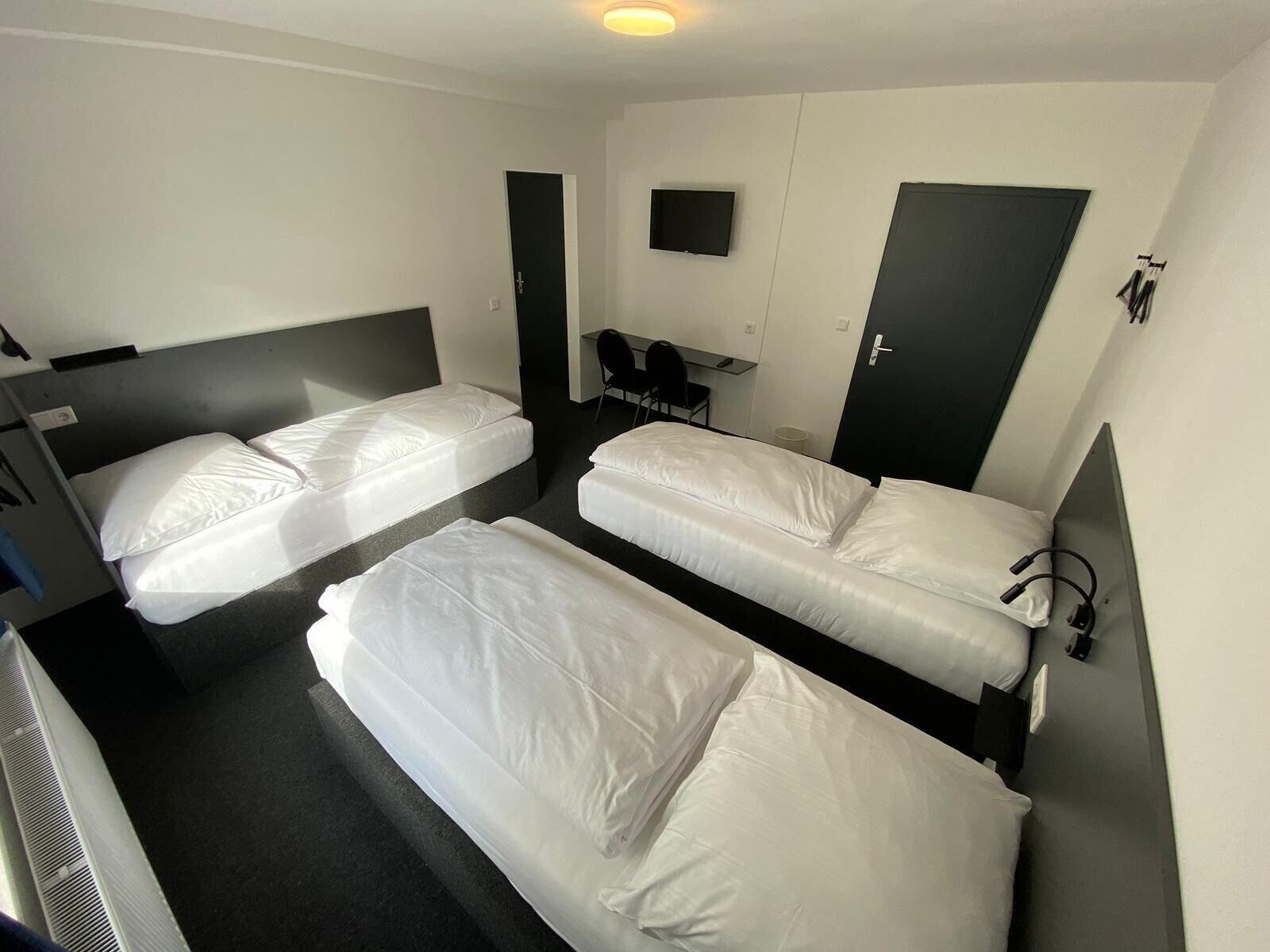 Zzzimple - carbon neutral hotel in Unknown City
